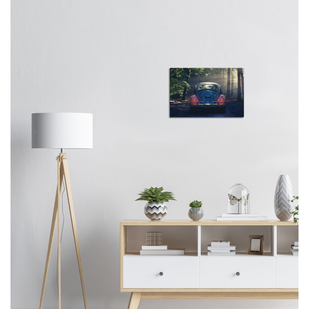 Toile Volkswagen Coccinelle dans la forêt